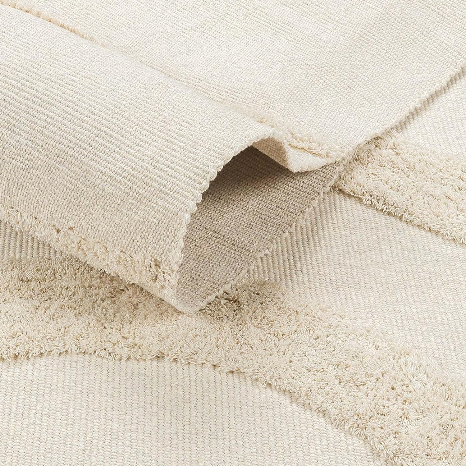 AREA RUGS