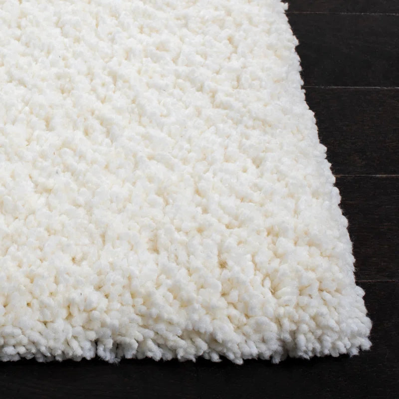 Antanė Ivory Area Rug